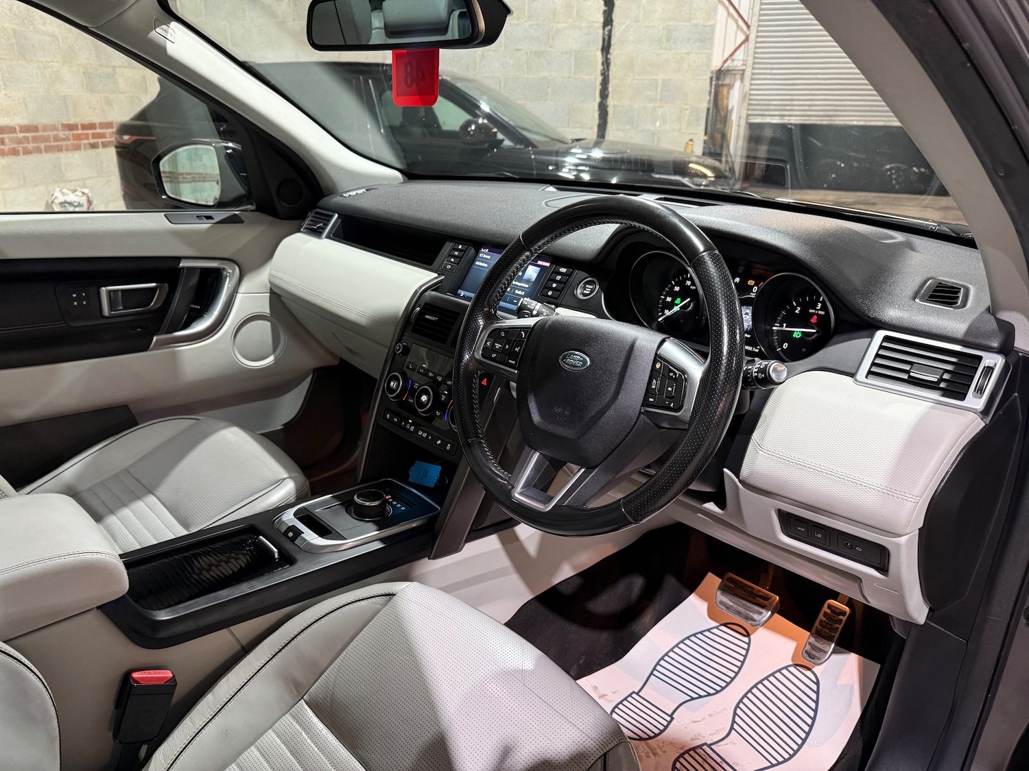 Used Land Rover Discovery Sport 2017 for sale - 77099156: Photo 30