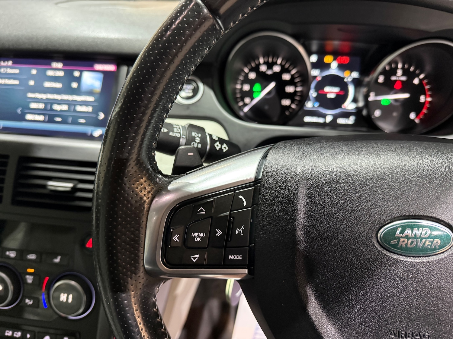 Used Land Rover Discovery Sport 2017 for sale - 77099156: Photo 35