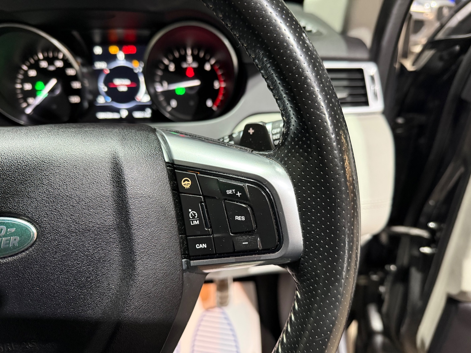 Used Land Rover Discovery Sport 2017 for sale - 77099156: Photo 36