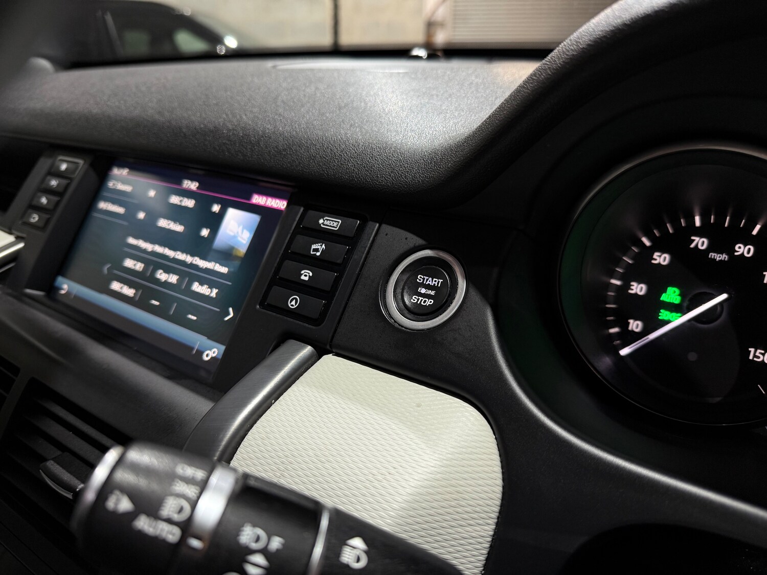 Used Land Rover Discovery Sport 2017 for sale - 77099156: Photo 40