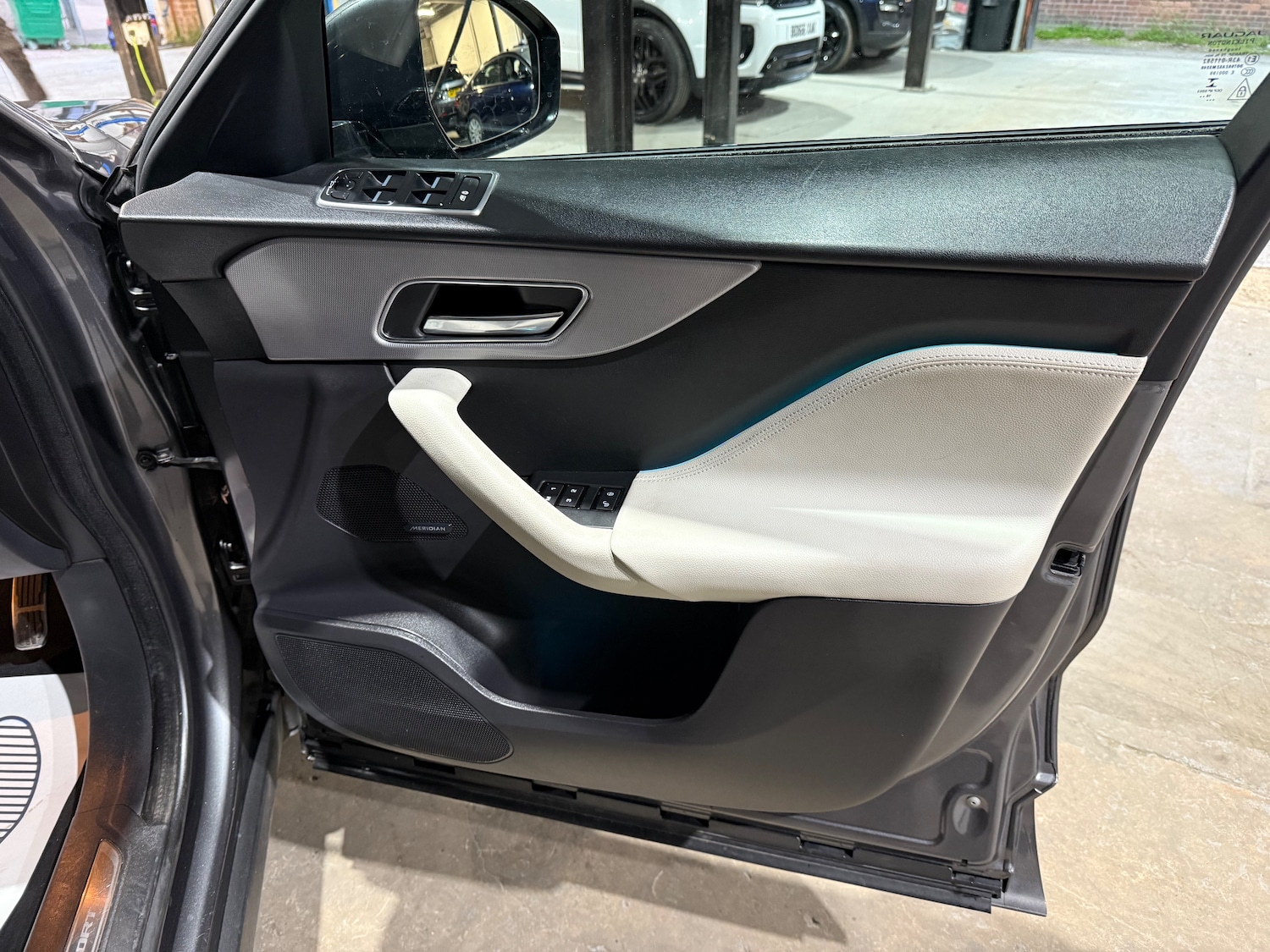 Used Jaguar F-Pace 2017 for sale - 76520200: Photo 24