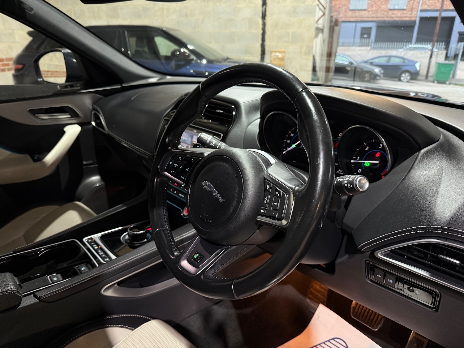 Used Jaguar F-Pace 2017 for sale - 76520200: Photo 28