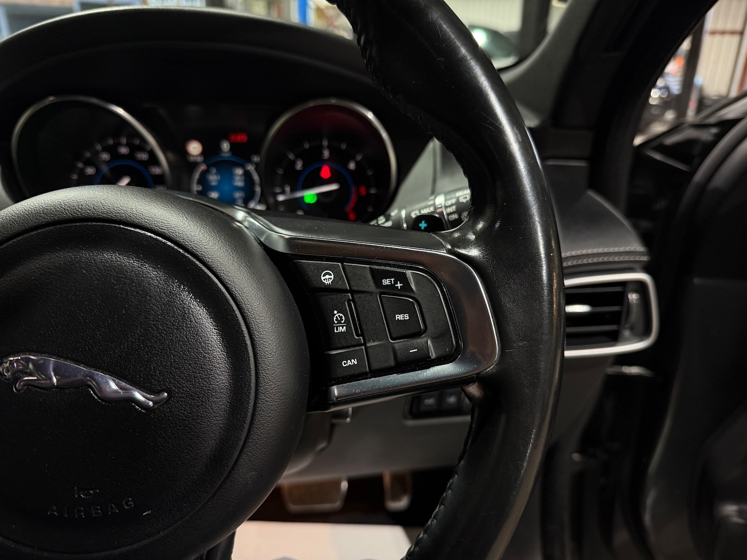 Used Jaguar F-Pace 2017 for sale - 76520200: Photo 35