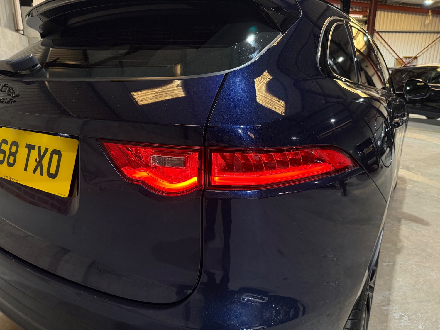 Used Jaguar F-Pace 2018 for sale - 75937929: Photo 54