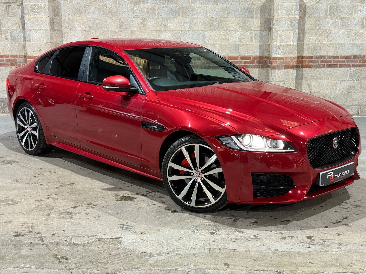 Used Jaguar XF 2016 for sale - 76739379: Photo 1
