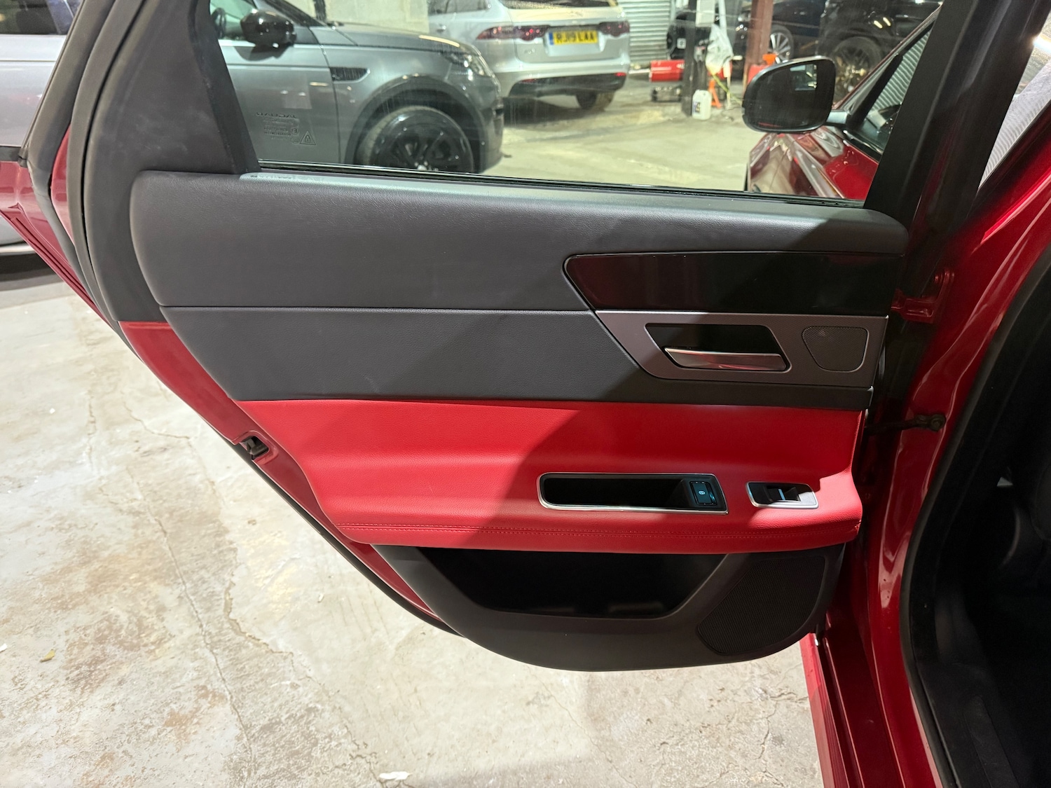 Used Jaguar XF 2016 for sale - 76739379: Photo 13