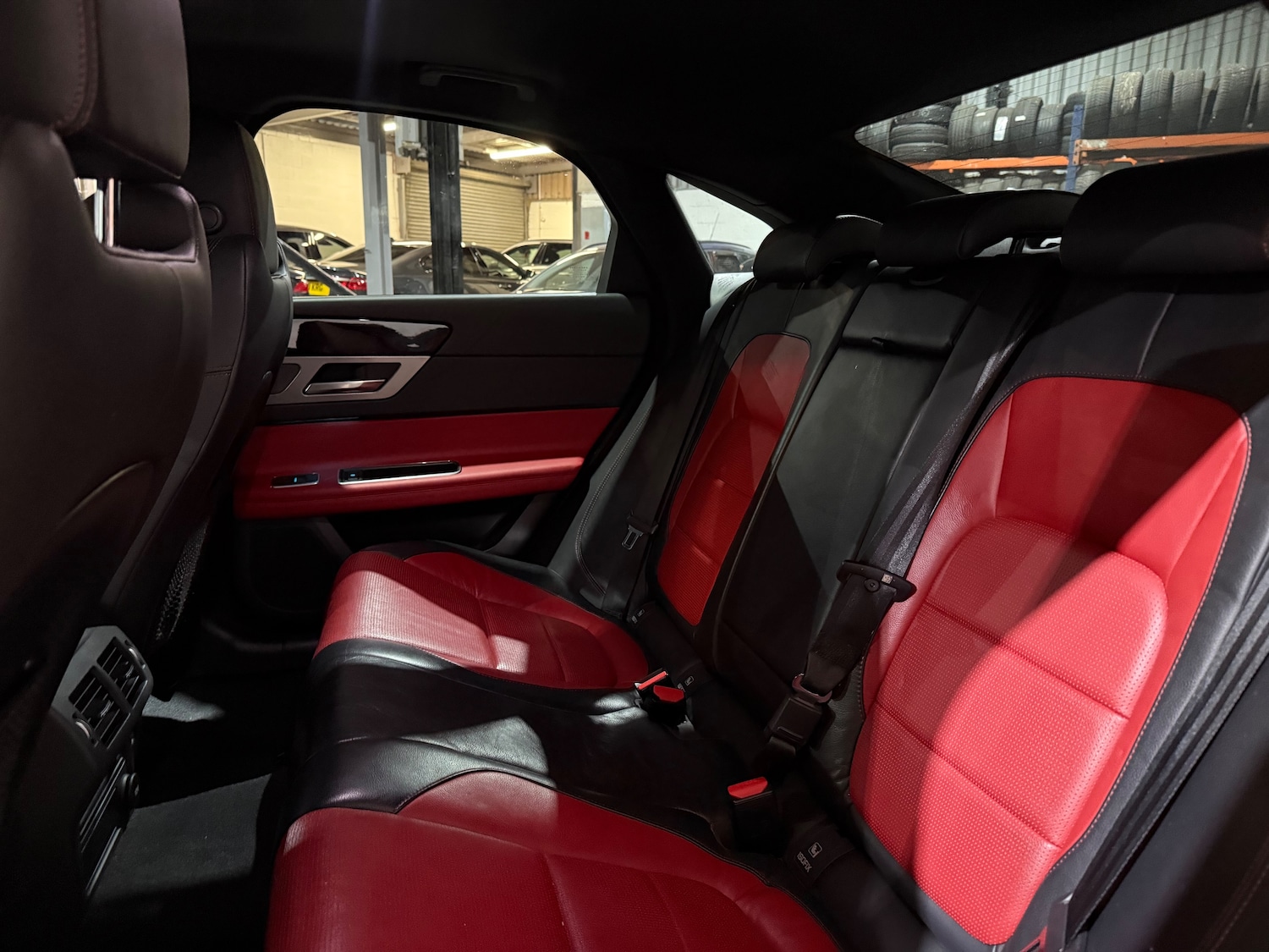 Used Jaguar XF 2016 for sale - 76739379: Photo 15