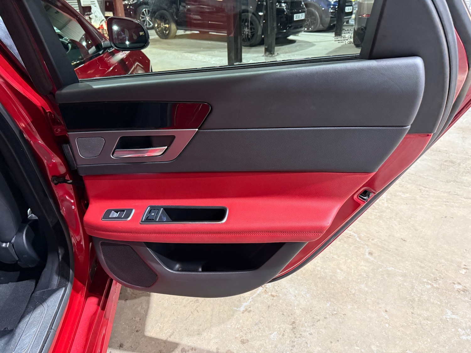 Used Jaguar XF 2016 for sale - 76739379: Photo 17