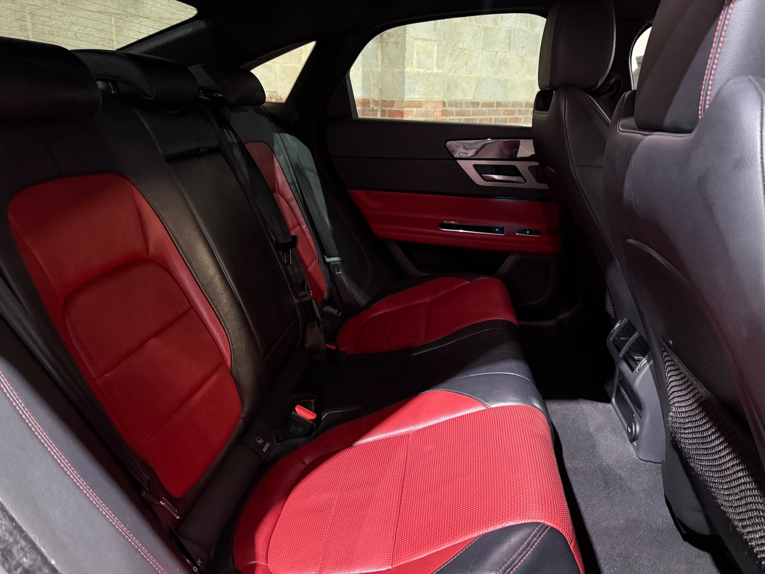 Used Jaguar XF 2016 for sale - 76739379: Photo 19