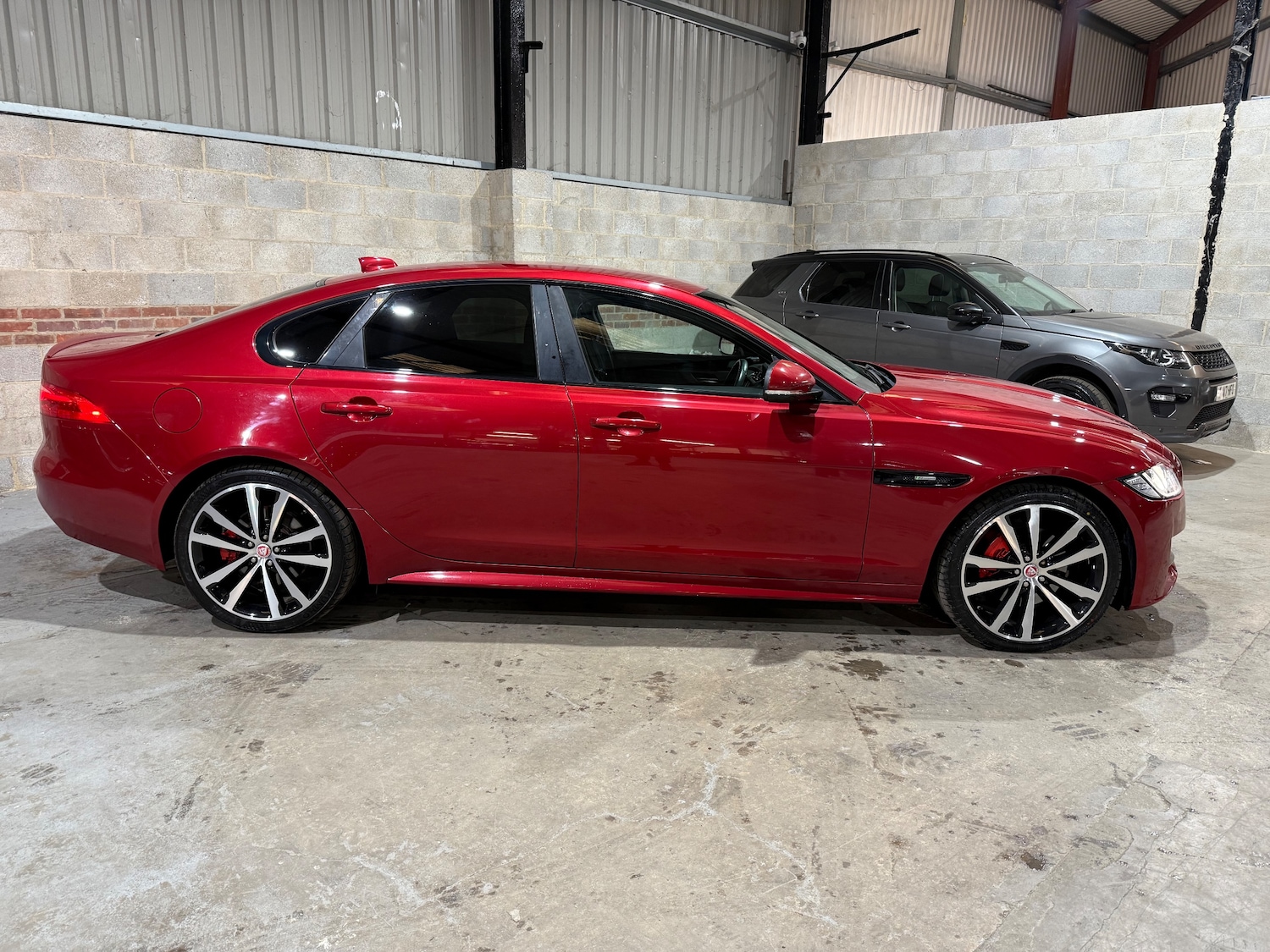 Used Jaguar XF 2016 for sale - 76739379: Photo 2