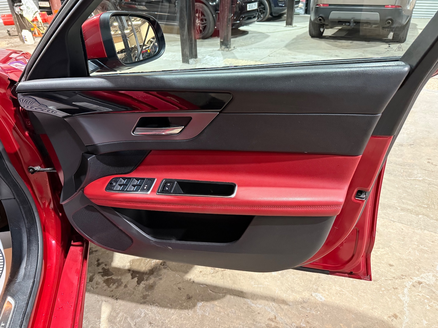 Used Jaguar XF 2016 for sale - 76739379: Photo 20