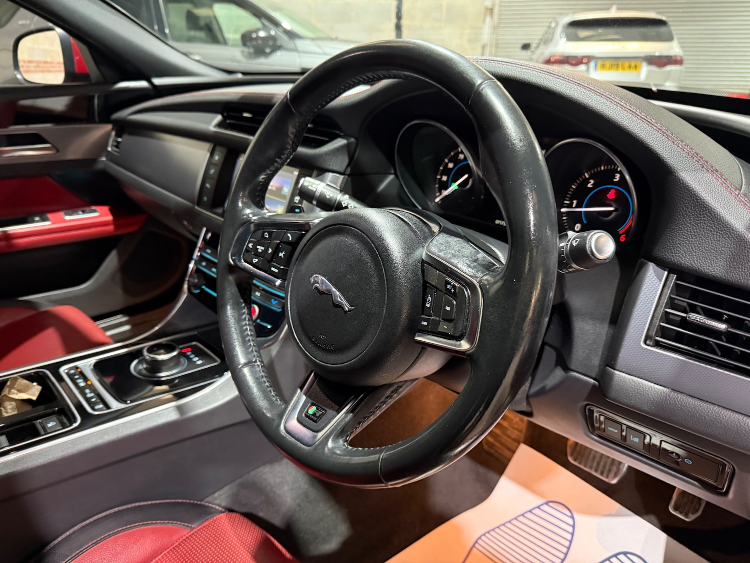 Used Jaguar XF 2016 for sale - 76739379: Photo 24