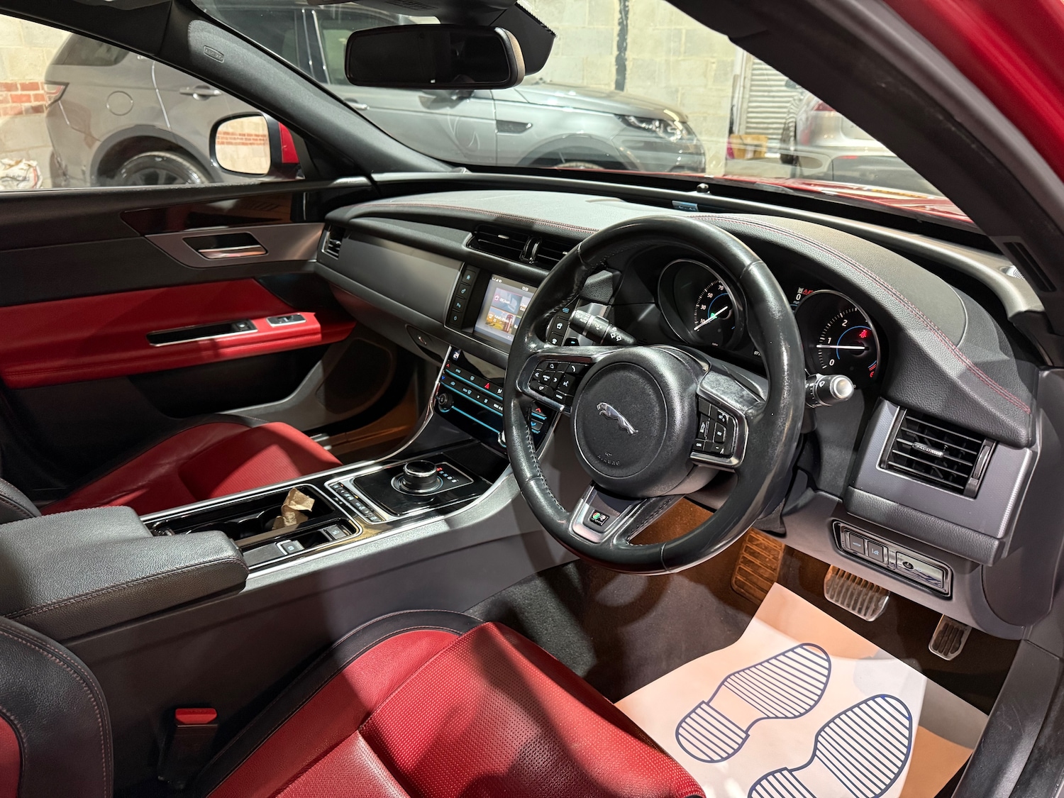 Used Jaguar XF 2016 for sale - 76739379: Photo 25