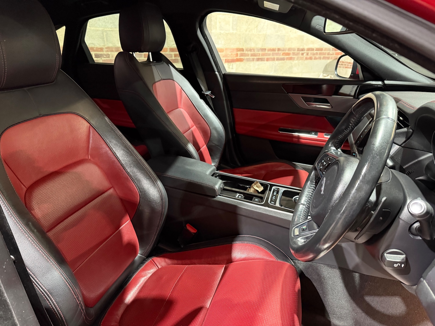 Used Jaguar XF 2016 for sale - 76739379: Photo 26