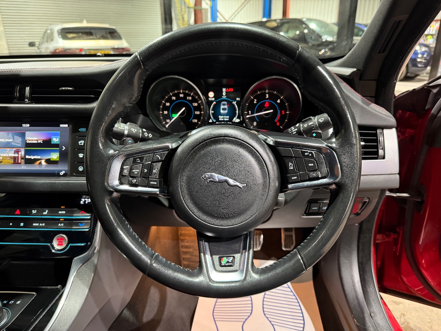 Used Jaguar XF 2016 for sale - 76739379: Photo 29