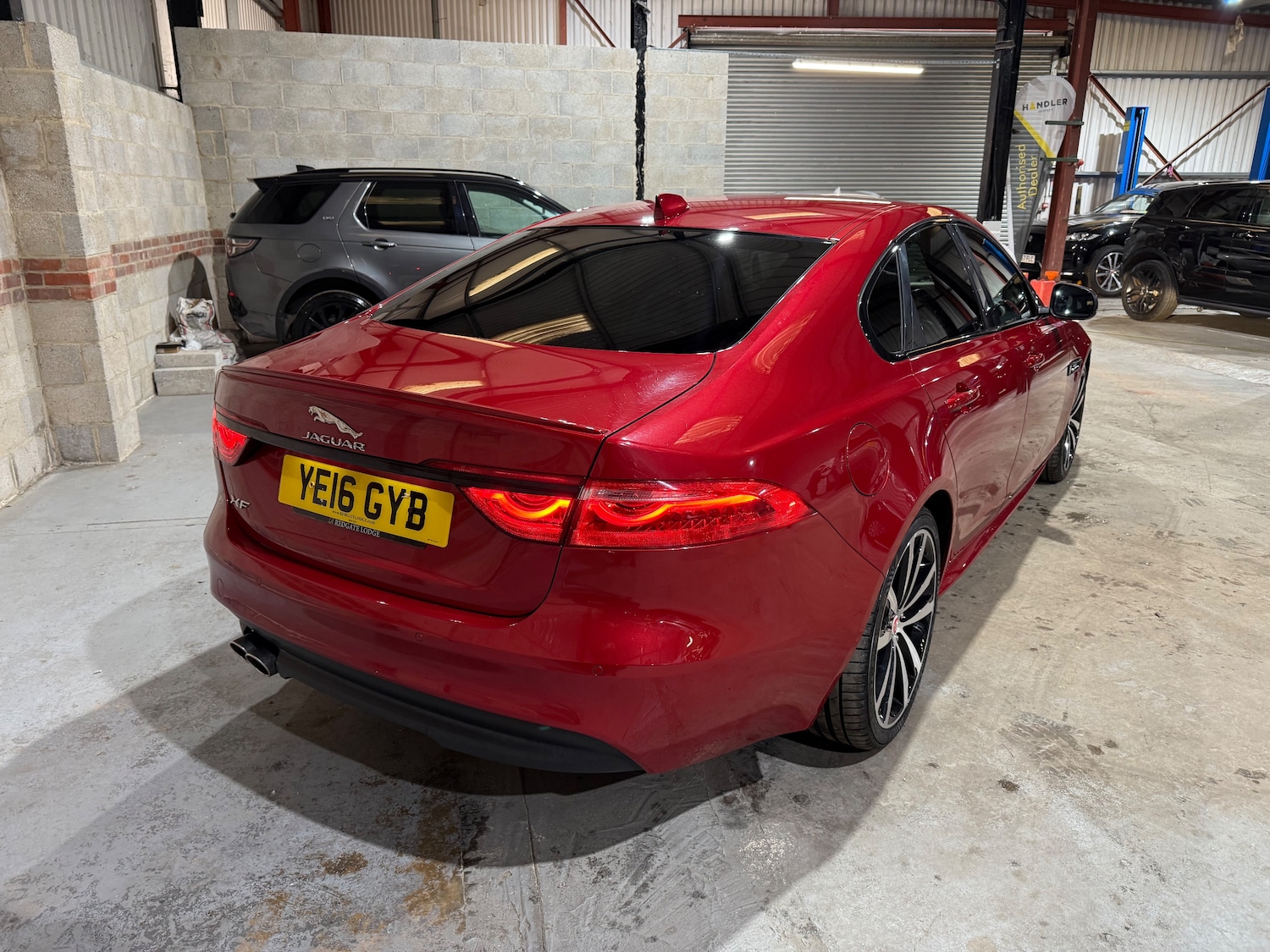 Used Jaguar XF 2016 for sale - 76739379: Photo 3