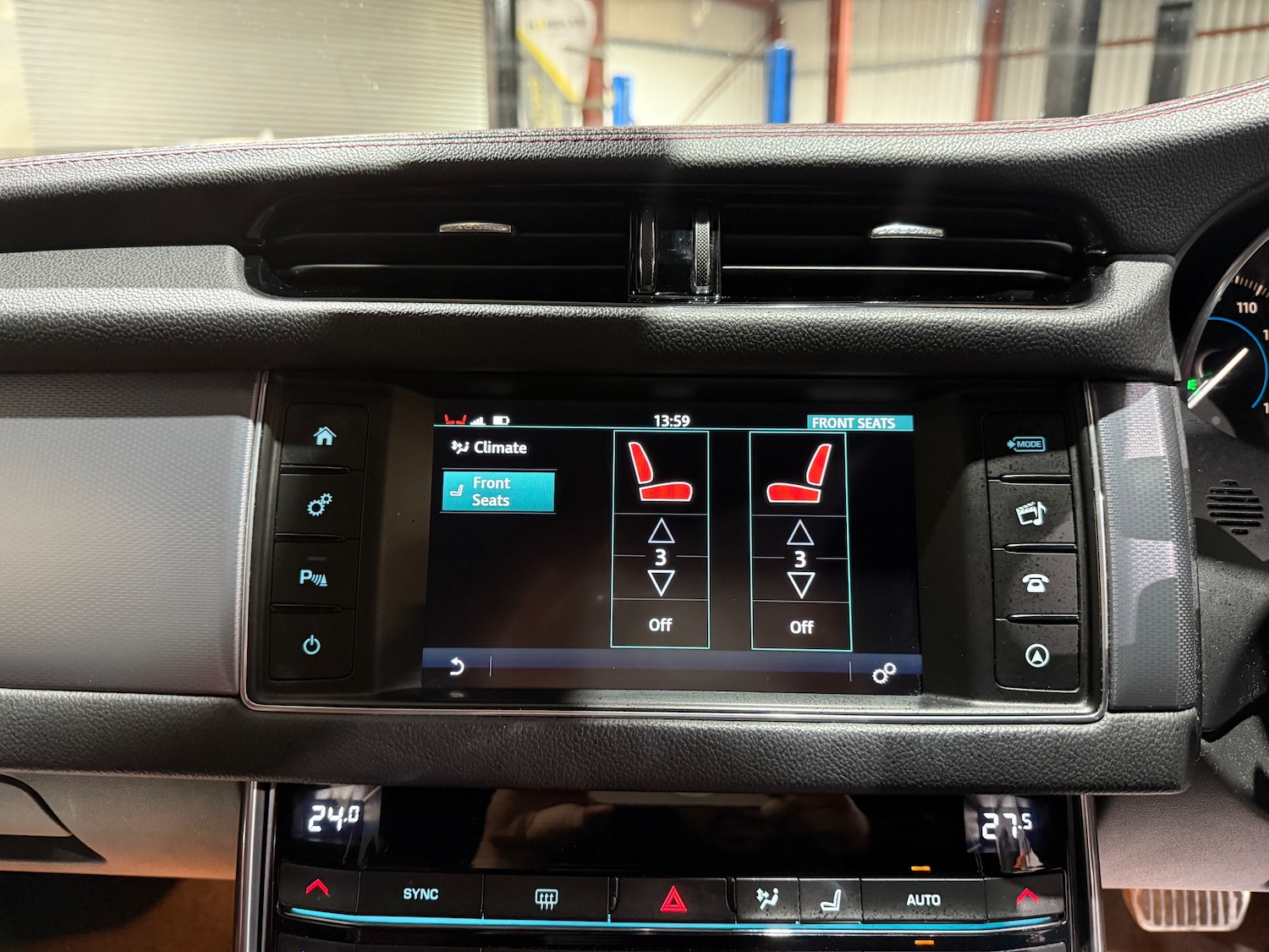 Used Jaguar XF 2016 for sale - 76739379: Photo 41