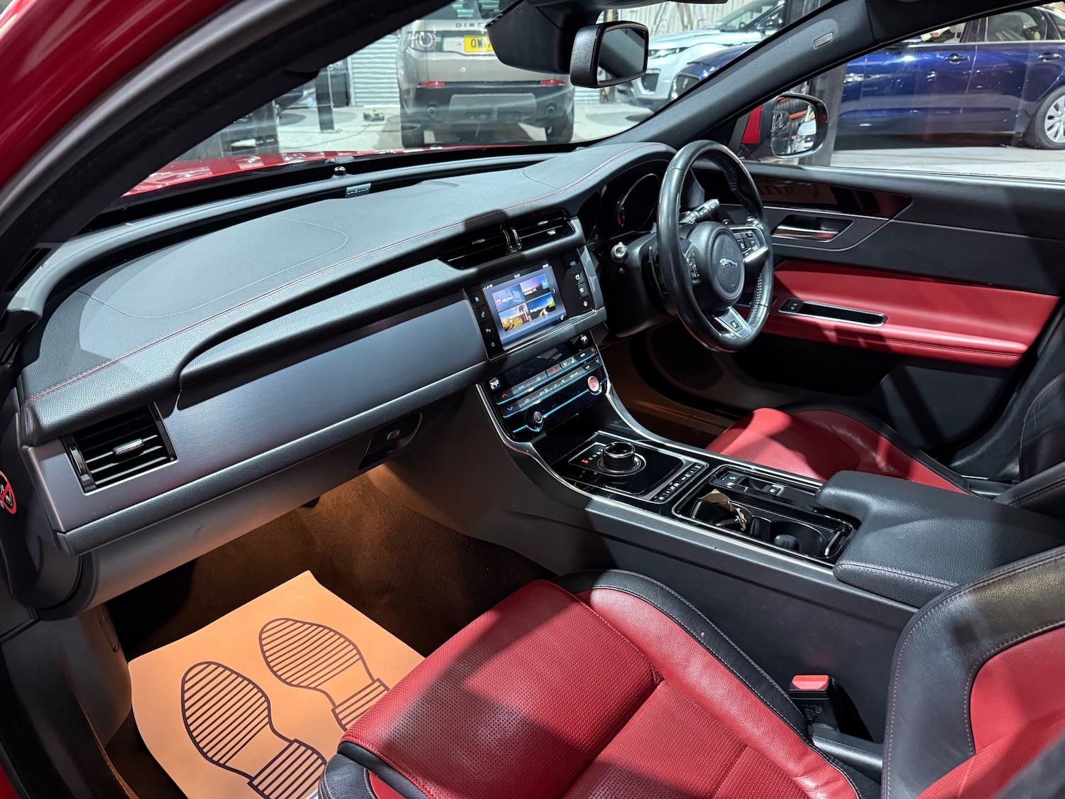 Used Jaguar XF 2016 for sale - 76739379: Photo 9