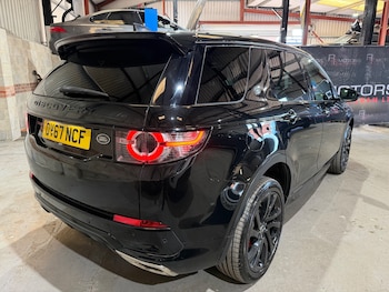Used Land Rover Discovery Sport 2017 for sale - 79005332: Photo