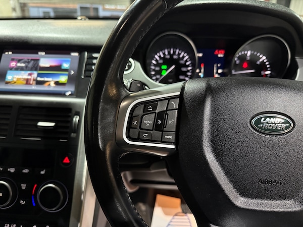 Used Land Rover Discovery Sport 2016 for sale - 76299852: Photo 31