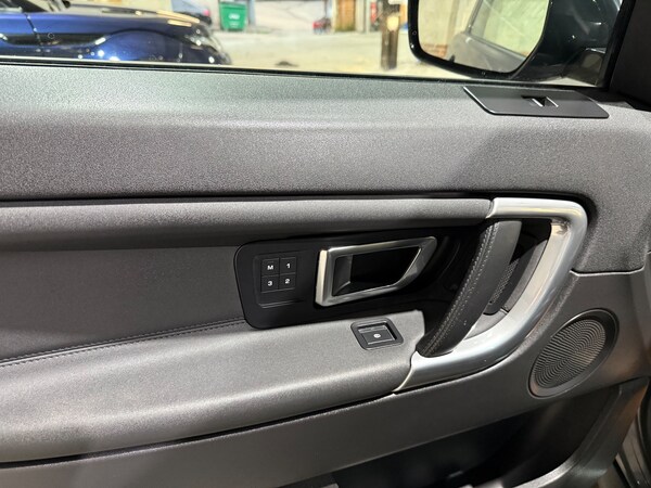 Used Land Rover Discovery Sport 2016 for sale - 76299852: Photo 8