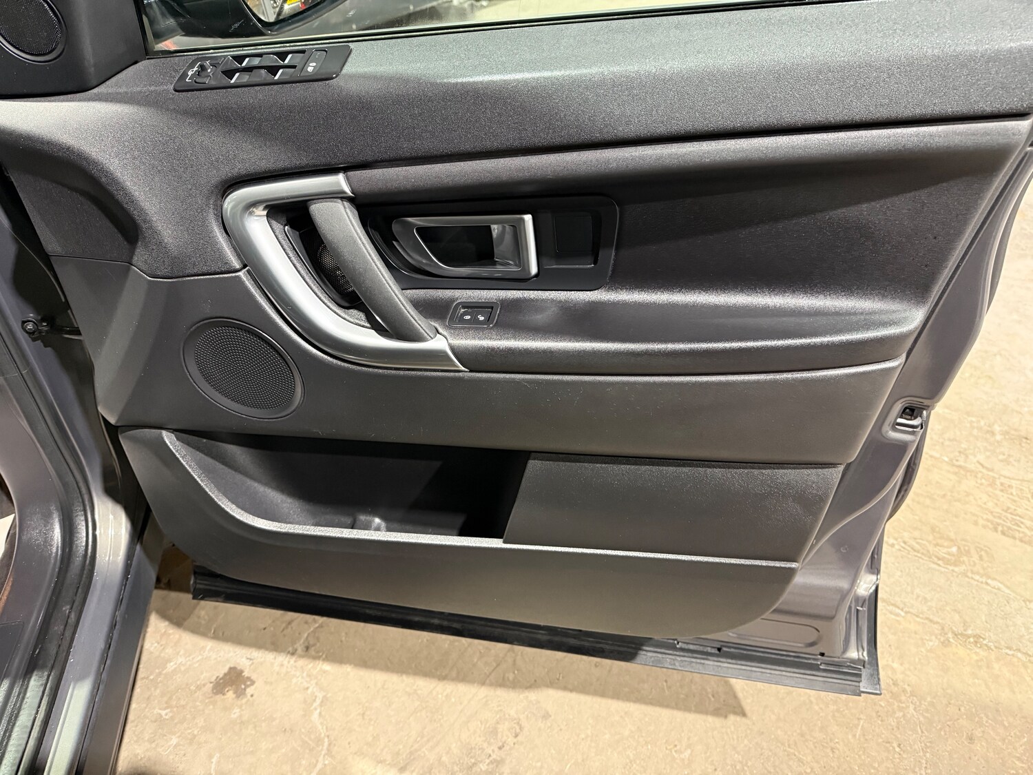 Used Land Rover Discovery Sport 2016 for sale - 77786405: Photo 24