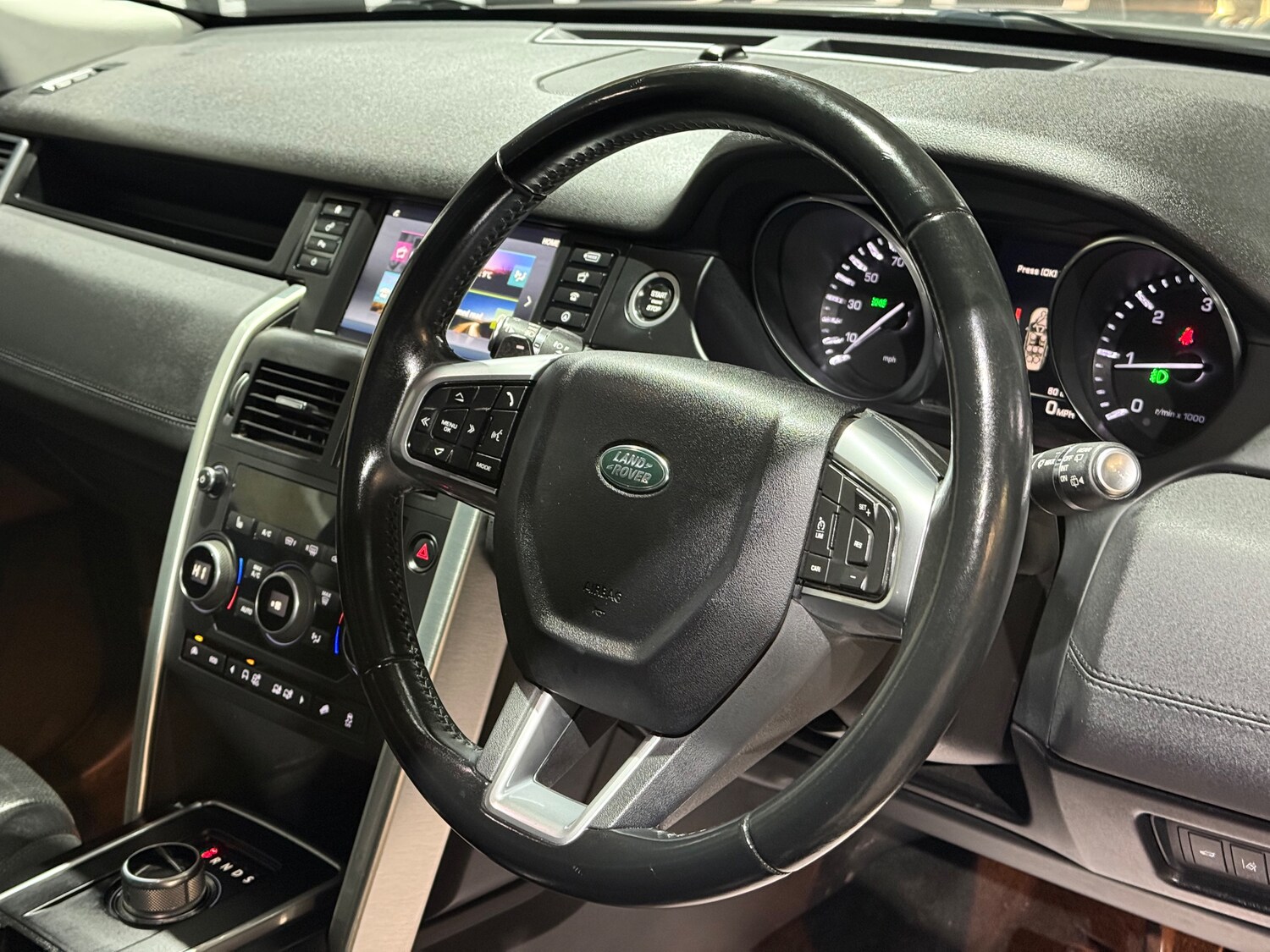 Used Land Rover Discovery Sport 2016 for sale - 77786405: Photo 26