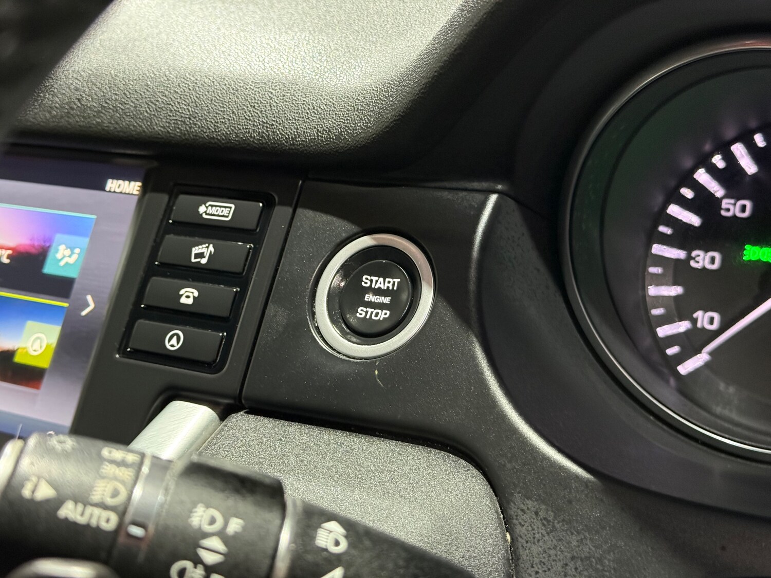 Used Land Rover Discovery Sport 2016 for sale - 77786405: Photo 31