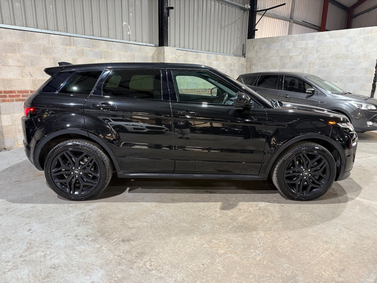 Used Land Rover Range Rover Evoque 2016 for sale - 76458712: Photo 2