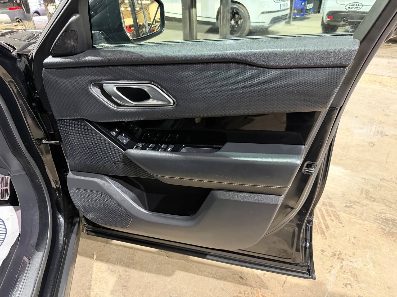 Used Land Rover Range Rover Velar 2018 for sale - 77557311: Photo 24