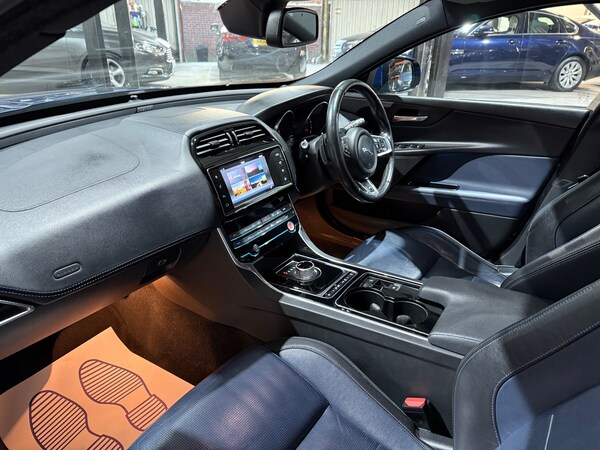 Used Jaguar XE 2015 for sale - 74986837: Photo 12