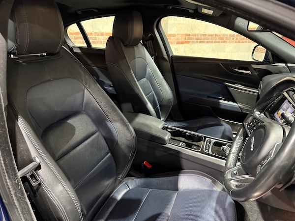 Used Jaguar XE 2015 for sale - 74986837: Photo 31
