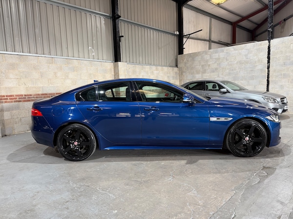 Used Jaguar XE 2015 for sale - 74986837: Photo 3