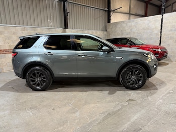 Used Land Rover Discovery Sport 2018 for sale - 75705669: Photo
