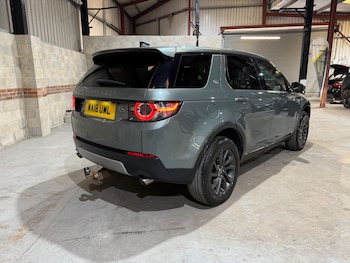 Used Land Rover Discovery Sport 2018 for sale - 75705669: Photo