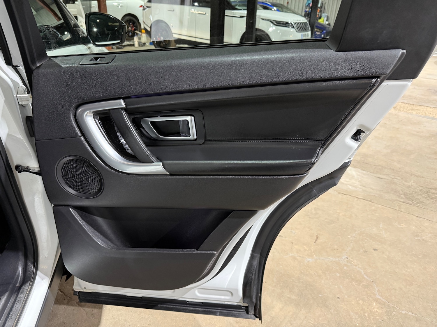 Used Land Rover Discovery Sport 2017 for sale - 77050996: Photo 22