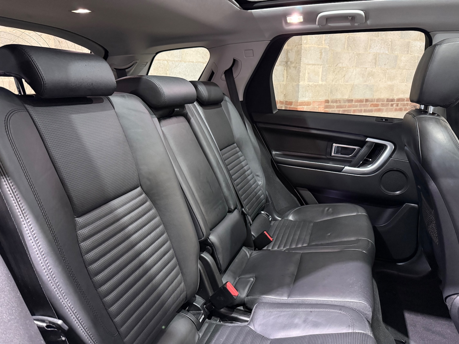 Used Land Rover Discovery Sport 2017 for sale - 77050996: Photo 24