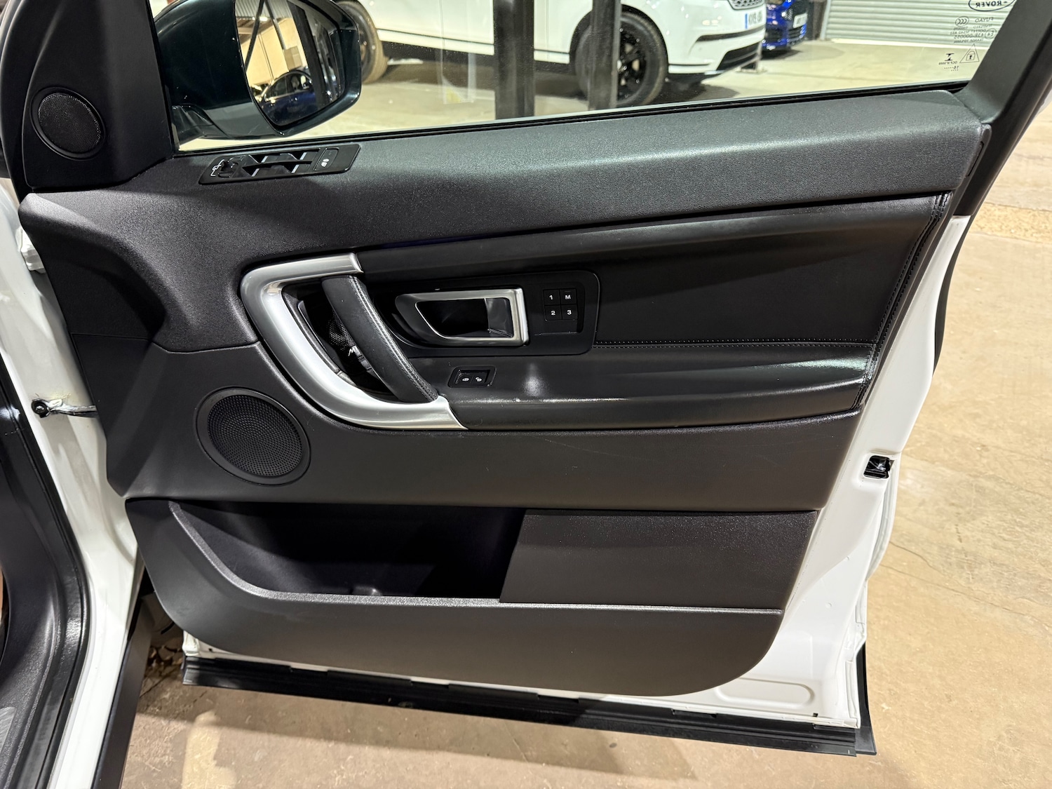 Used Land Rover Discovery Sport 2017 for sale - 77050996: Photo 25