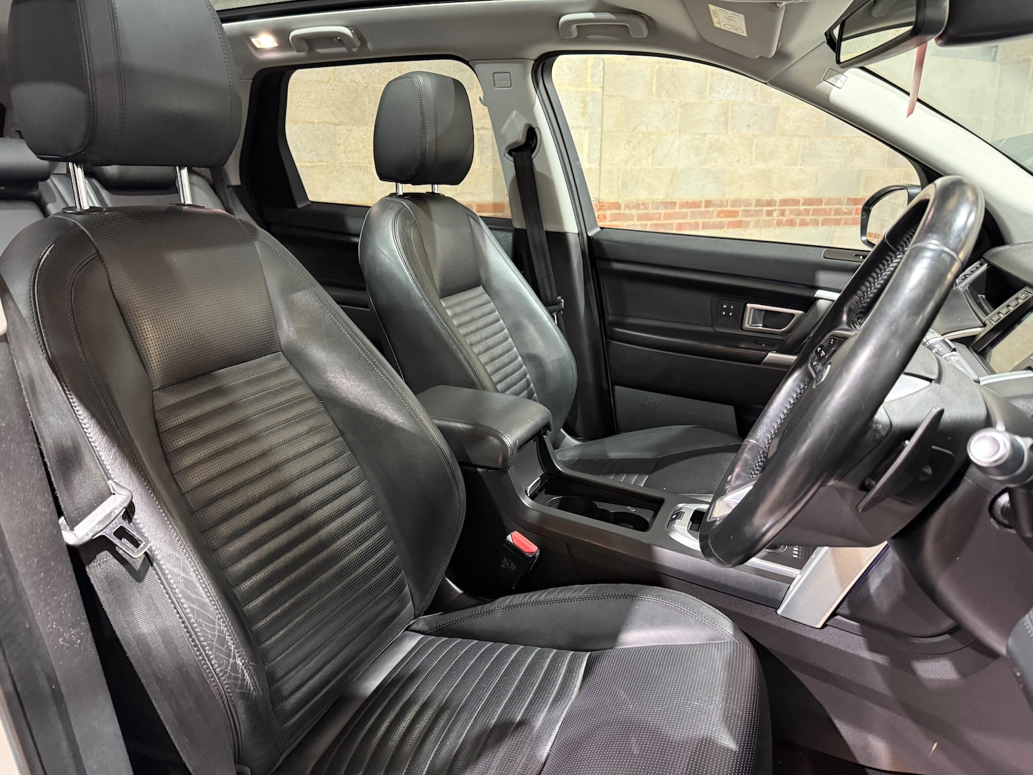 Used Land Rover Discovery Sport 2017 for sale - 77050996: Photo 30