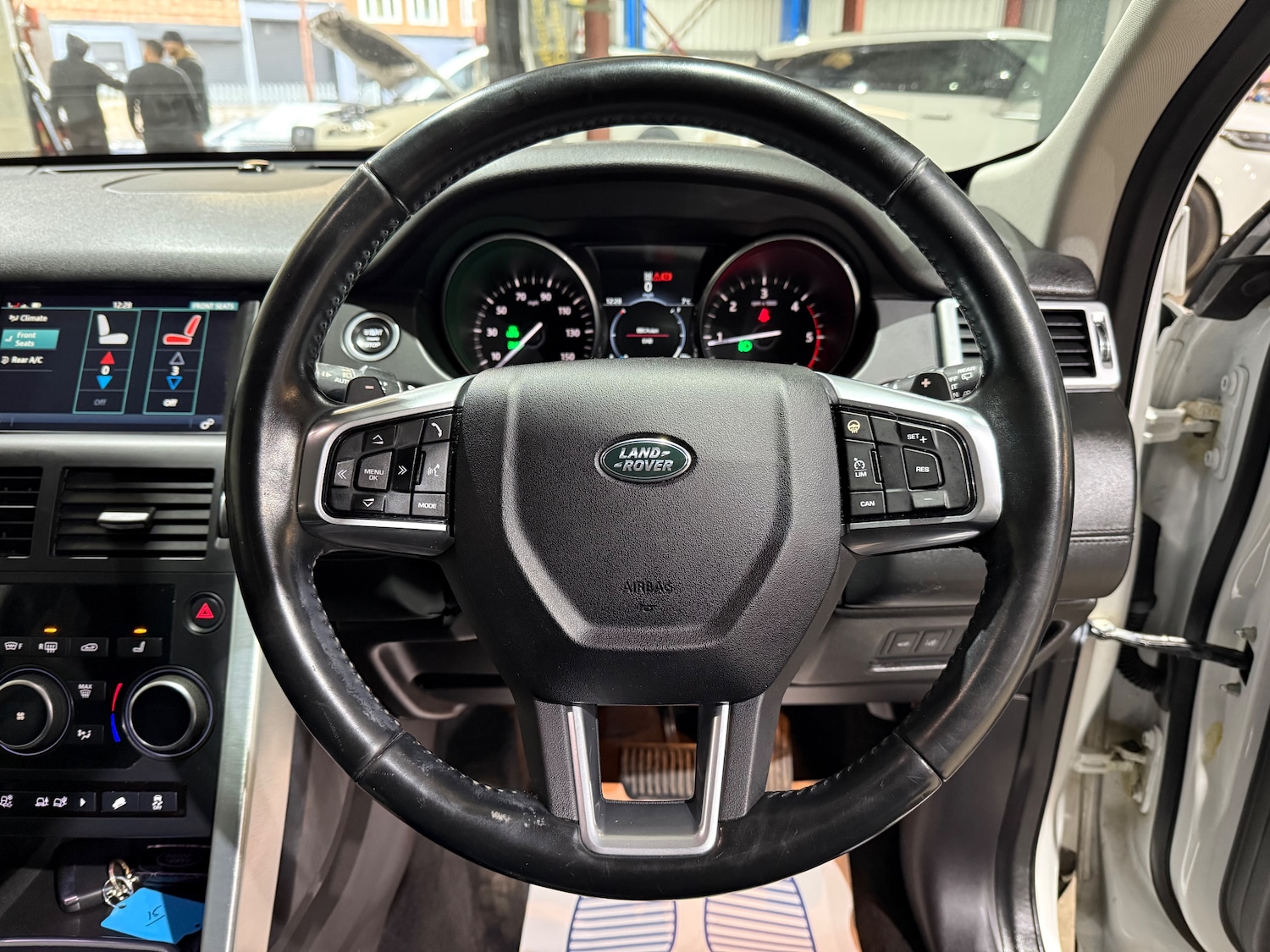 Used Land Rover Discovery Sport 2017 for sale - 77050996: Photo 32