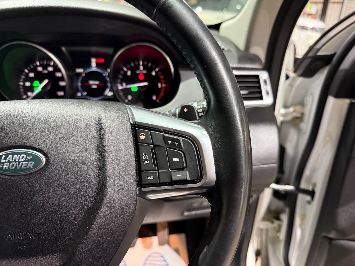 Used Land Rover Discovery Sport 2017 for sale - 77050996: Photo 34