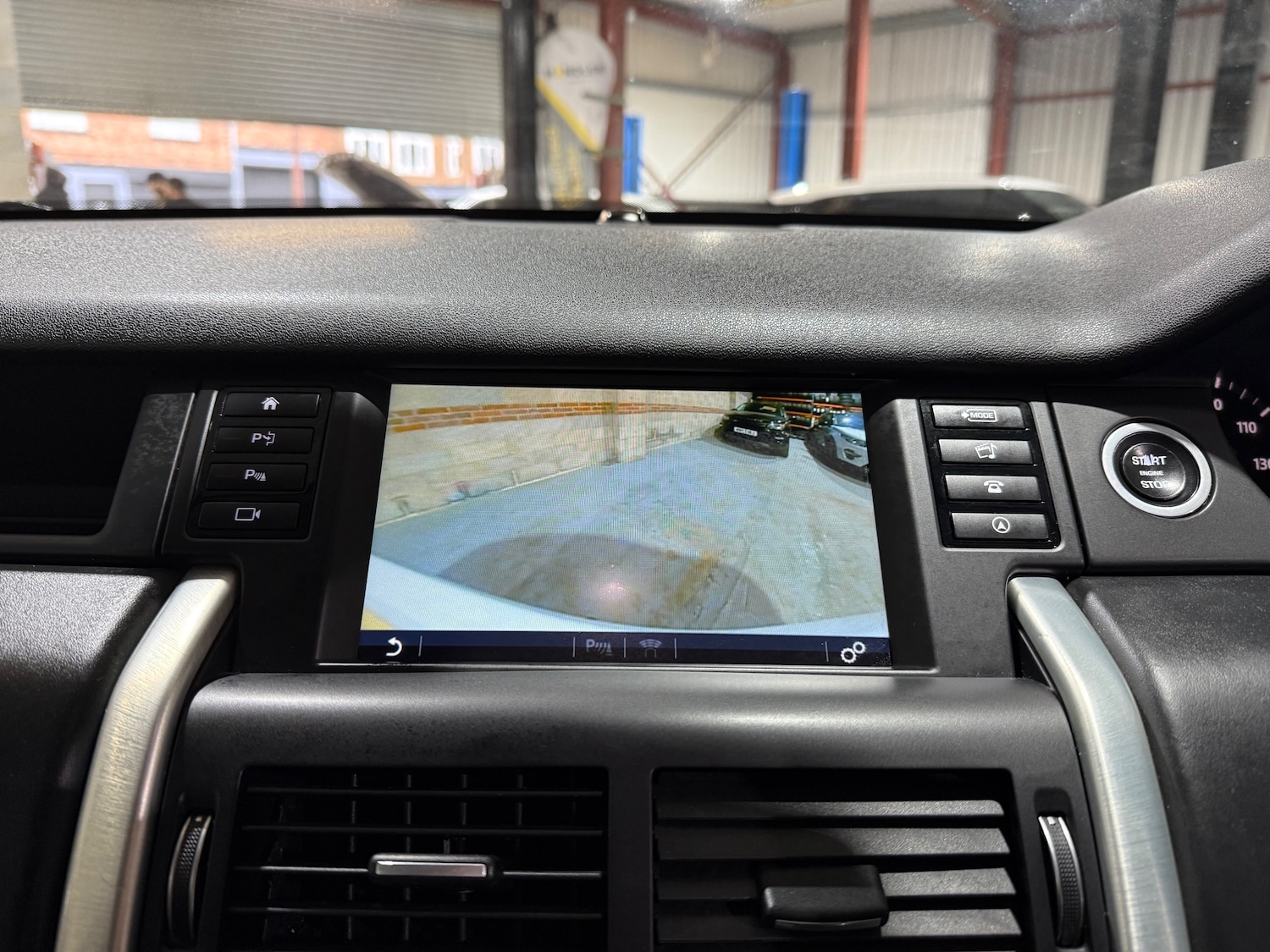 Used Land Rover Discovery Sport 2017 for sale - 77050996: Photo 40