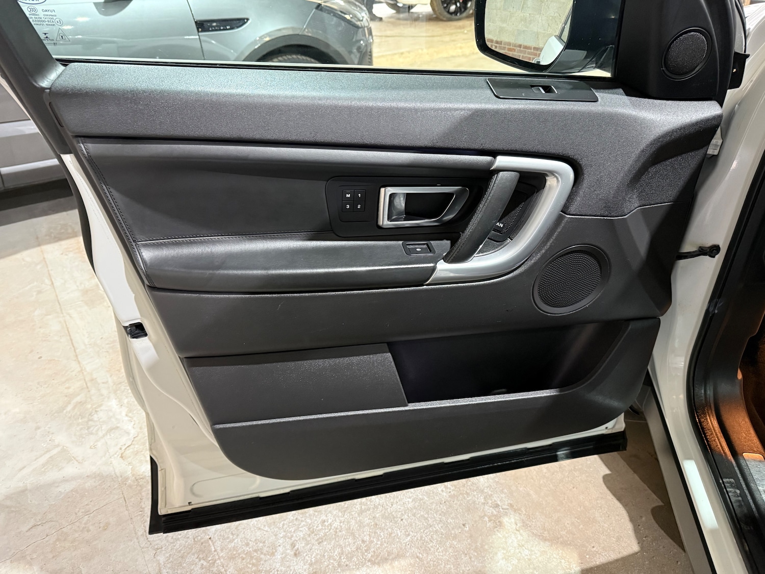 Used Land Rover Discovery Sport 2017 for sale - 77050996: Photo 6