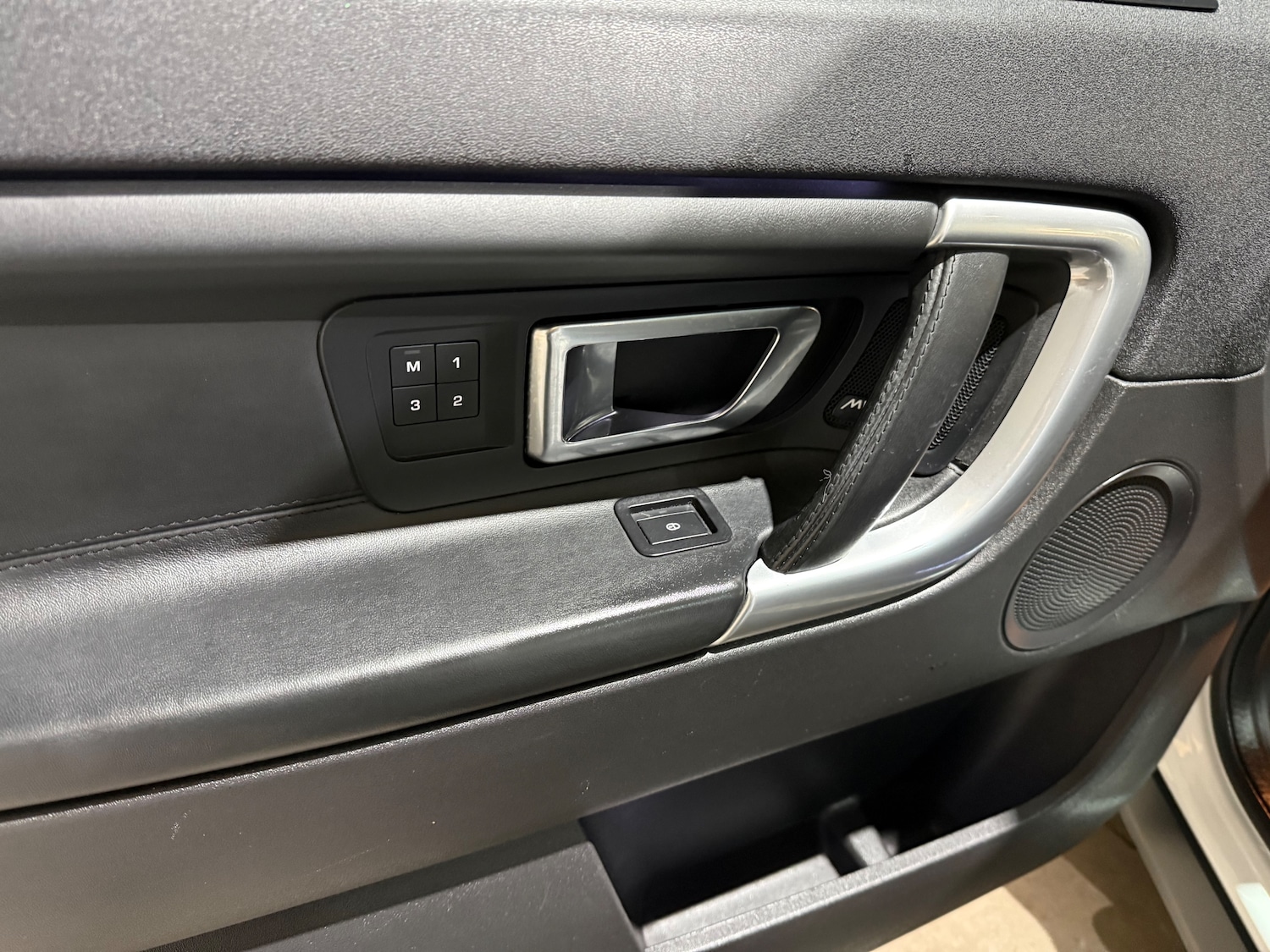 Used Land Rover Discovery Sport 2017 for sale - 77050996: Photo 7