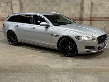 Used Jaguar XF 2019 for sale - 75980405: Photo