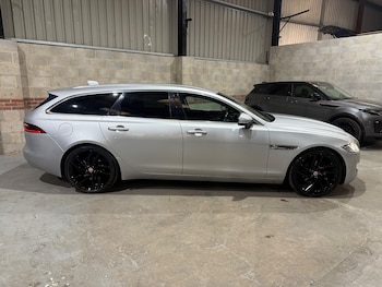 Used Jaguar XF 2019 for sale - 75980405: Photo