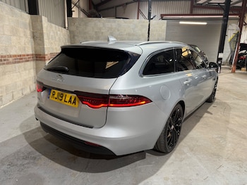 Used Jaguar XF 2019 for sale - 75980405: Photo