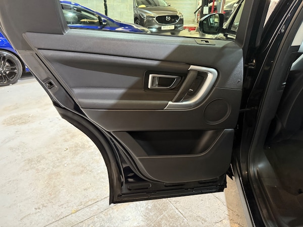 Used Land Rover Discovery Sport 2017 for sale - 75457340: Photo 16