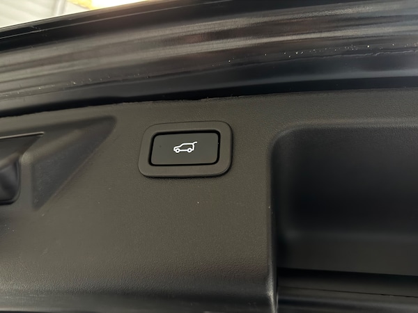 Used Land Rover Discovery Sport 2017 for sale - 75457340: Photo 17