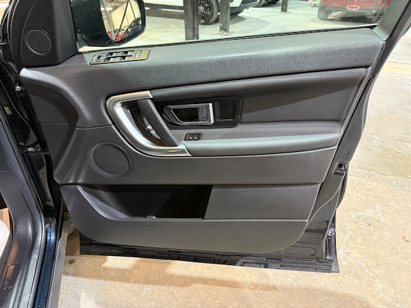Used Land Rover Discovery Sport 2017 for sale - 75457340: Photo 23